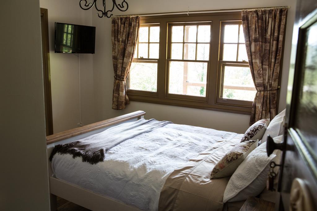 Buttercup Hill Bed & Breakfast Warburton Room photo